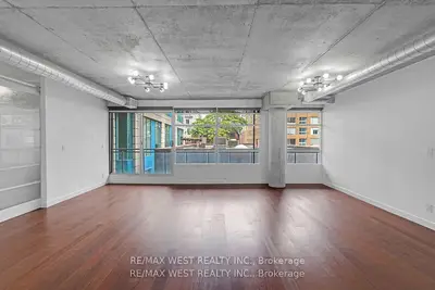 42 Camden Street 303, Toronto C01, On M5v 1v1