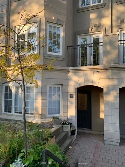Condo Townhouse in Toronto