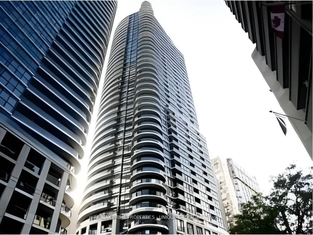 21 Carlton Street 202, Toronto C08, On M5b 1l3