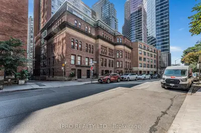 11 St Joseph Street 505, Toronto C01, On M4y 1j8