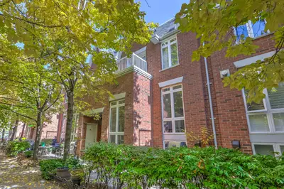 Condo Townhouse in Toronto