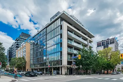 Condo Apartment in Toronto