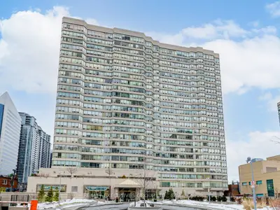 Condo Apartment in Toronto