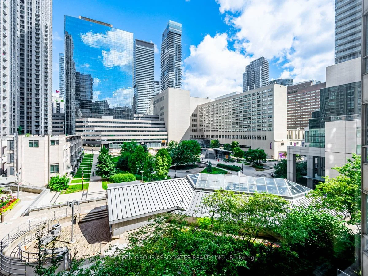 Condo Apartment in Toronto