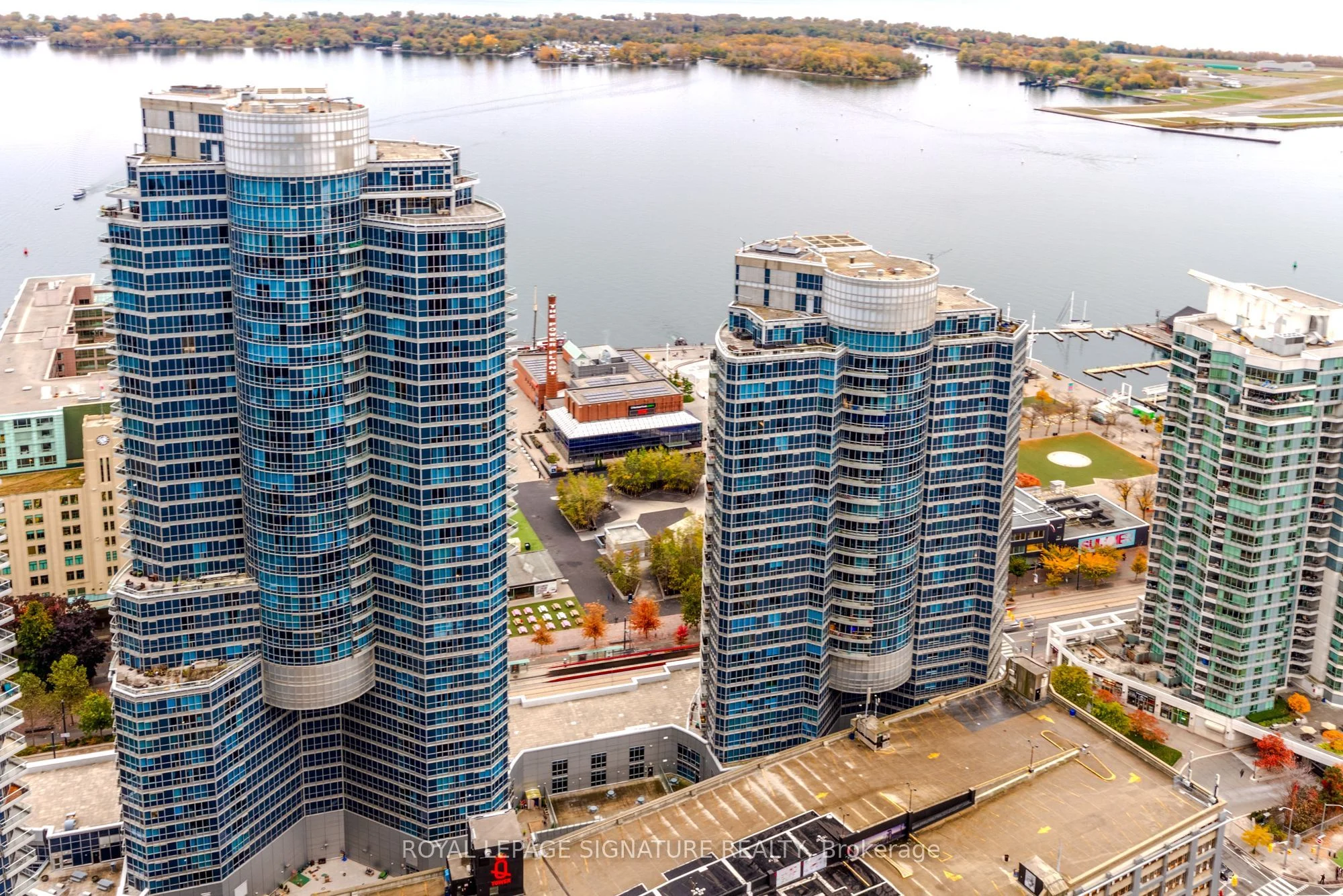 12 York Street 4202, Toronto C01, On M5j 0a9