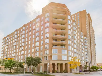 Condo Apartment in Toronto