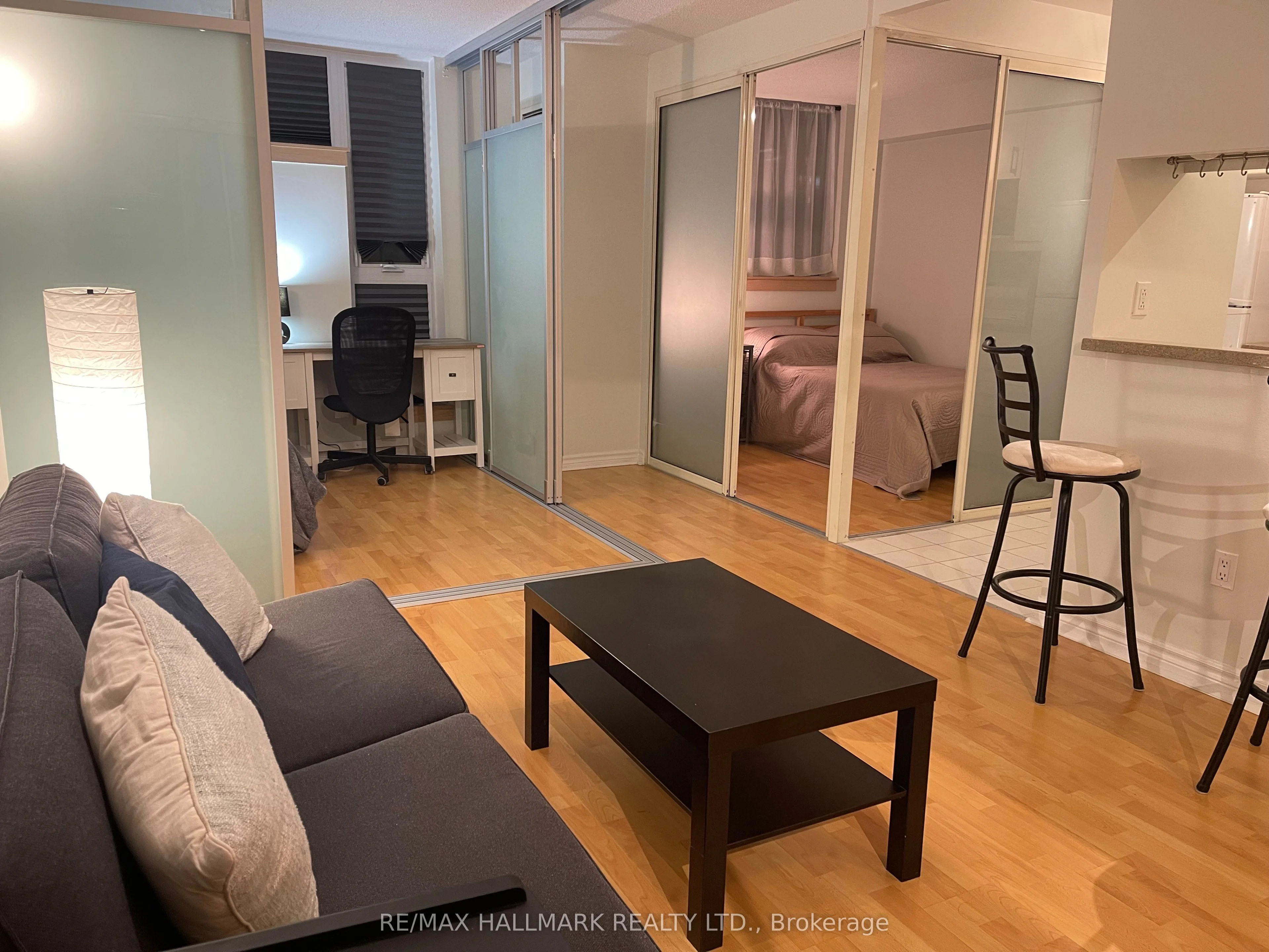 1055 Bay (Furnished w/parkng) Street 913, Toronto C01, ON M5S 3A3
