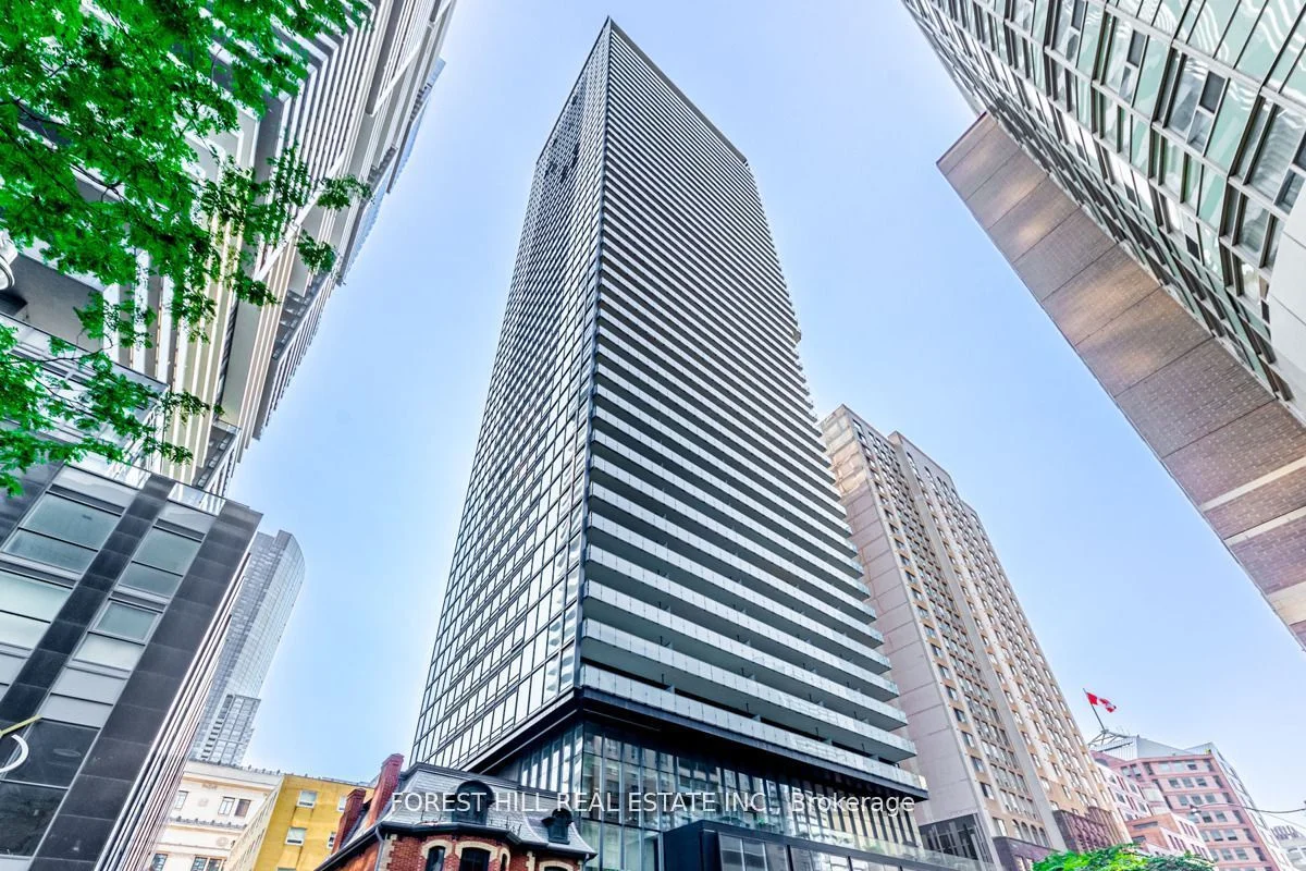 15 Grenville Street 805, Toronto C01, On M4y 0b9