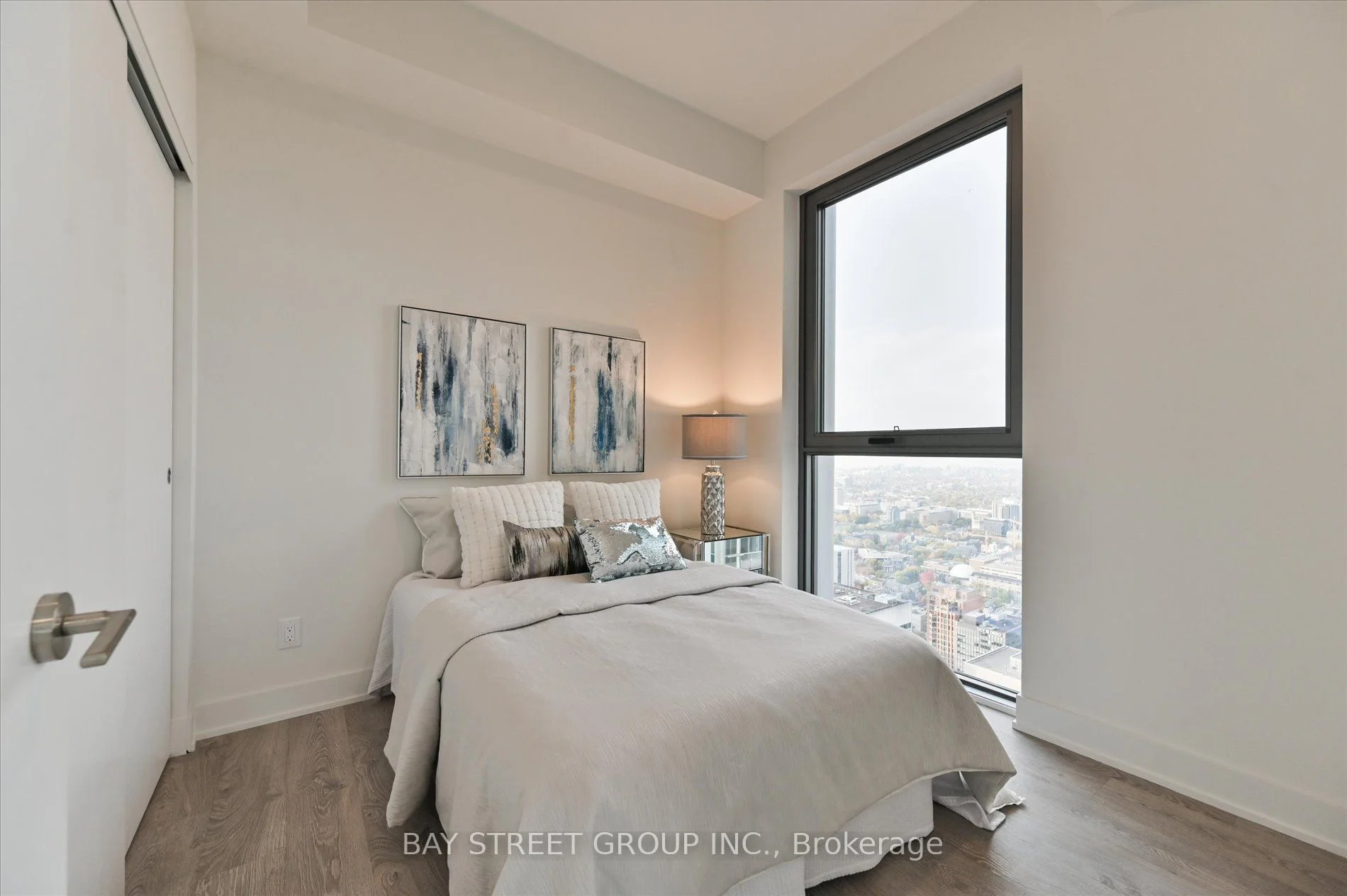 8 Cumberland Street 4902, Toronto C02, ON M4W 0B6