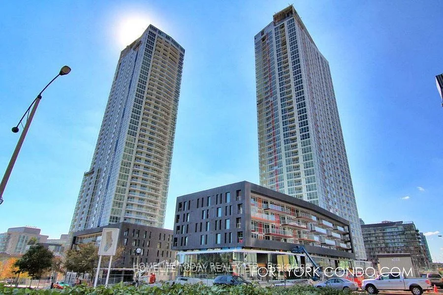 Condo Apartment in Toronto