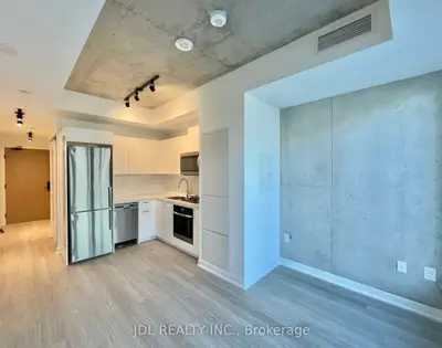 195 Mccaul Street 805, Toronto C01, On M5t 1w6