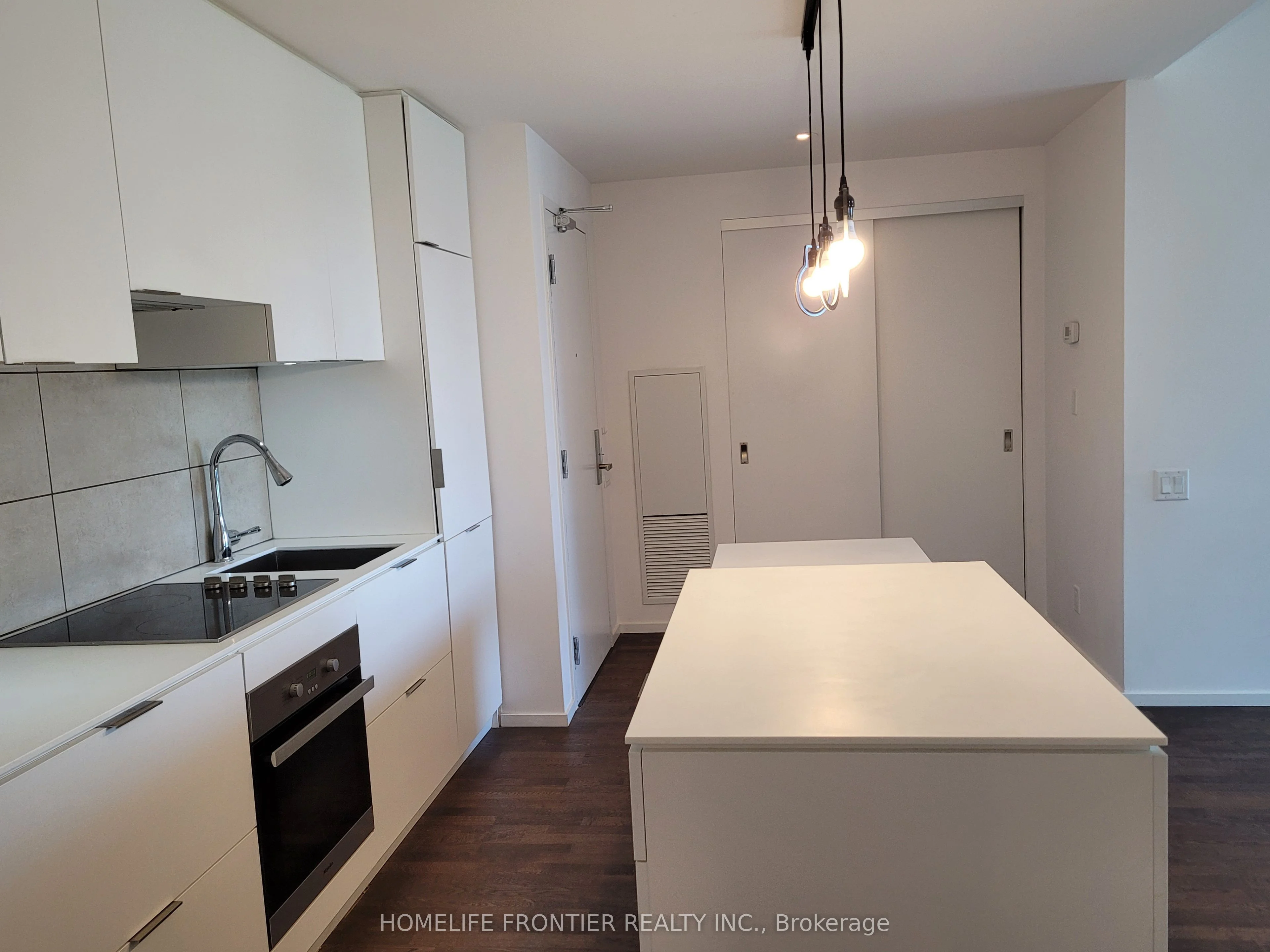 5 St Joseph Street 1111, Toronto C01, ON M4Y 1J6