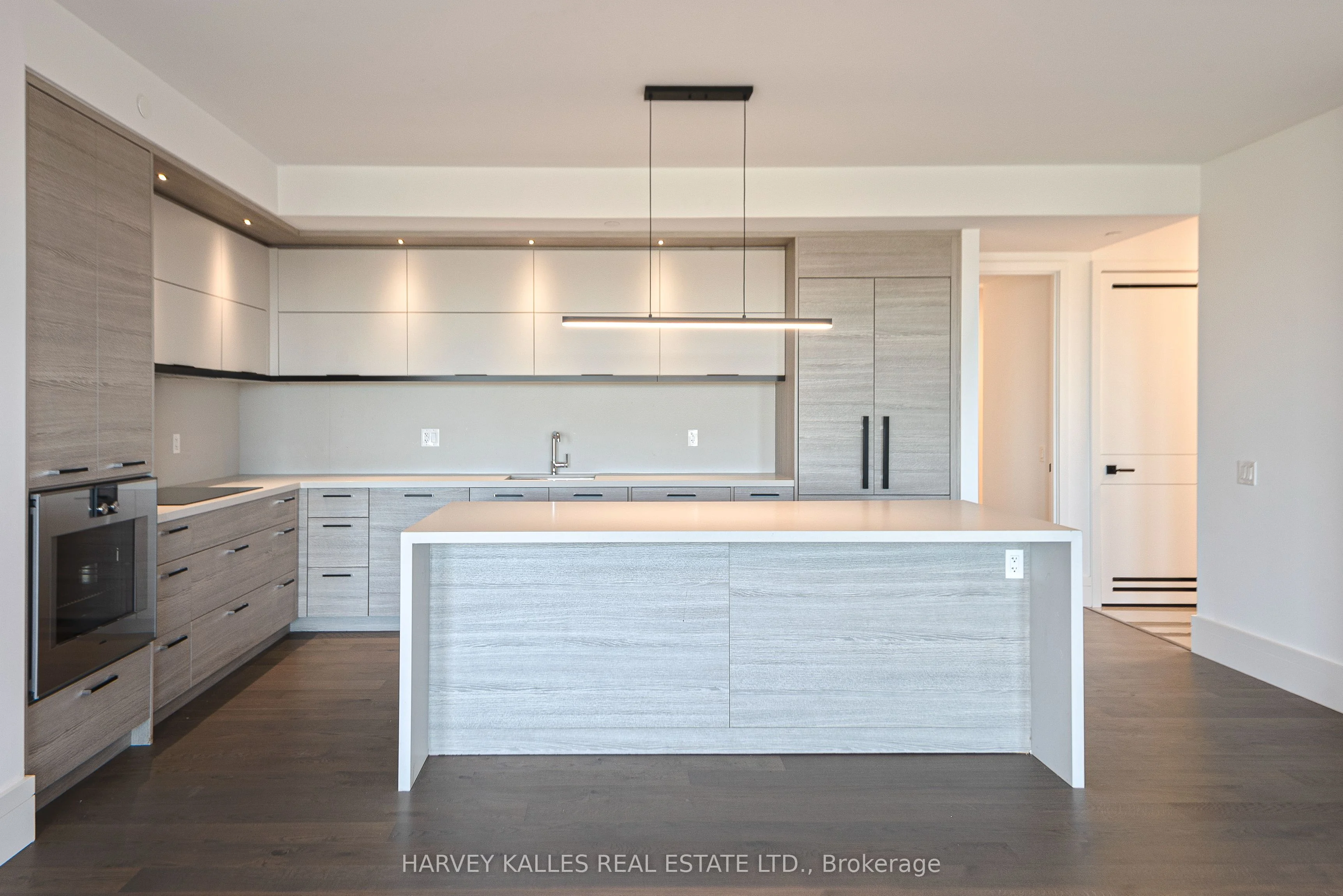 215 Lonsdale Road 904, Toronto C03, On M4v 1w7