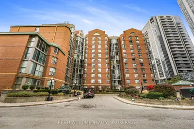 Condo Apartment in Toronto