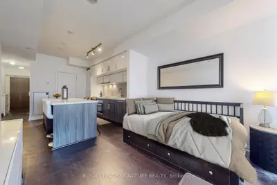 8 Mercer Street 1203, Toronto C01, On M5v 0c4