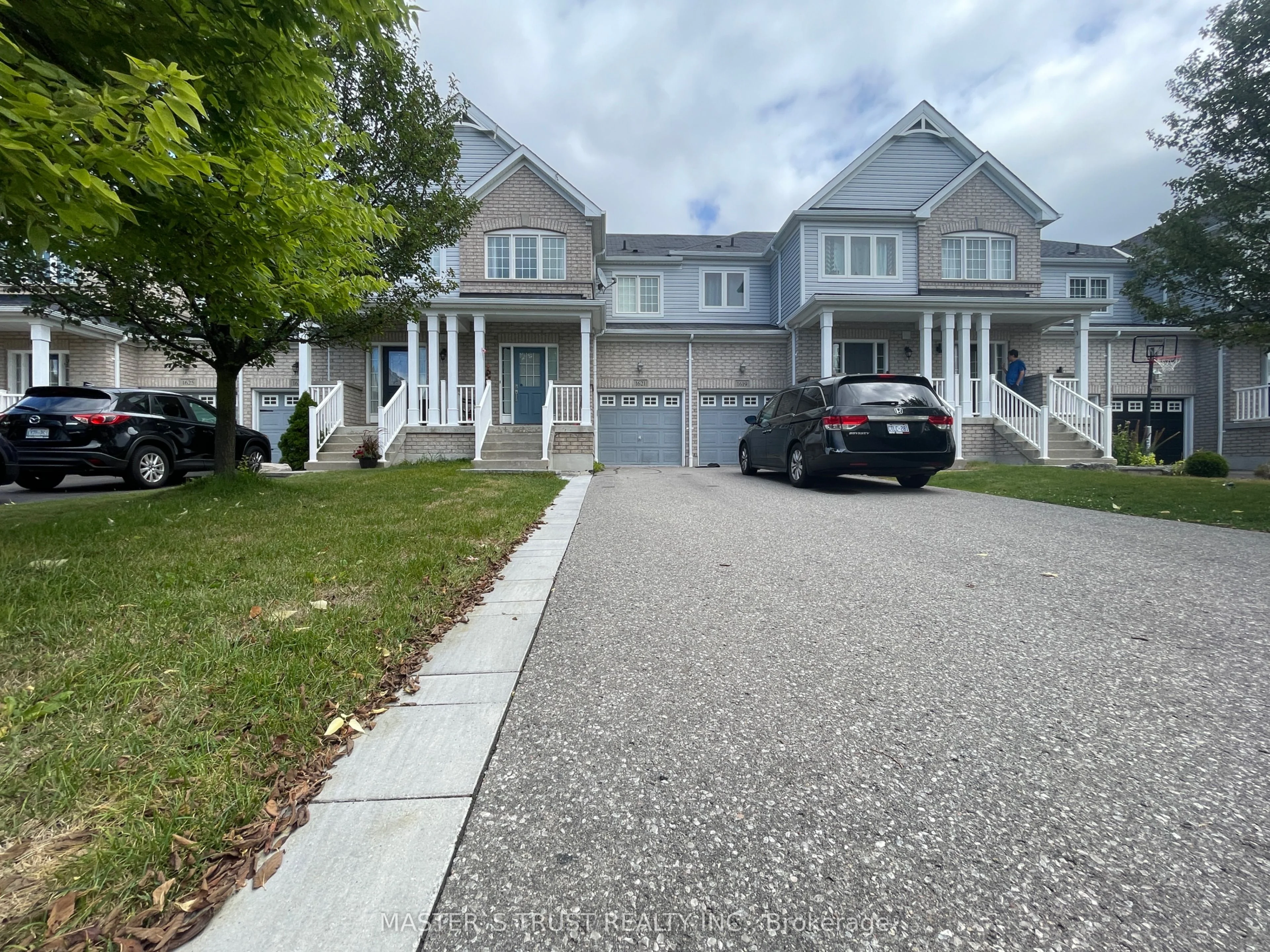 1621 Frolis Street, Oshawa, On L1k 0l4
