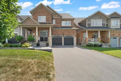 Detached in Oshawa