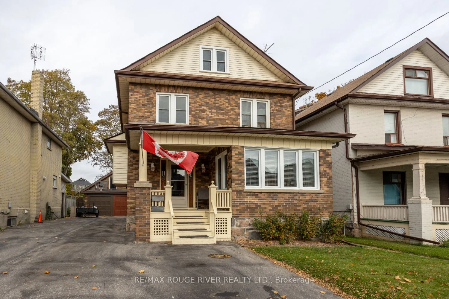 230 Athol Street E, Oshawa, ON L1H 1K3