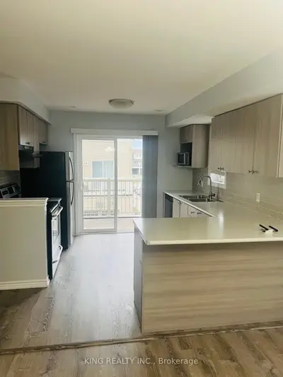 Condo Townhouse in Oshawa