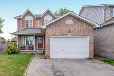 Detached in Oshawa