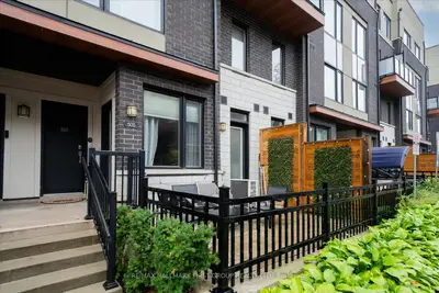 Condo Townhouse in Pickering
