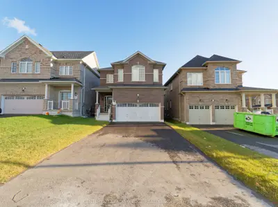 Detached in Oshawa