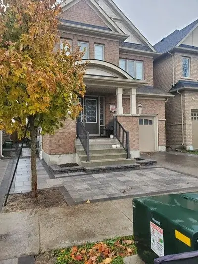 Detached in Oshawa