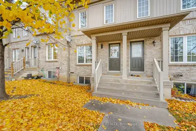 Condo Townhouse in Pickering