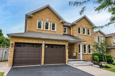 Detached in Whitby