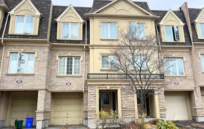 Att/Row/Townhouse in Pickering