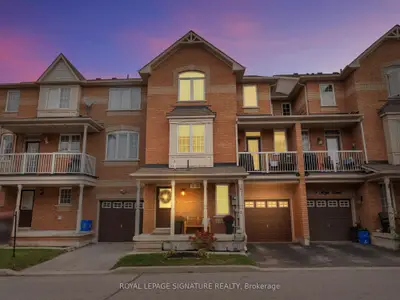 Condo Townhouse in Ajax