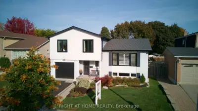 Detached in Whitby