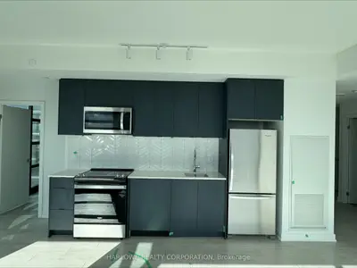 Condo Apartment in Whitby