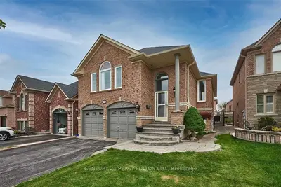 Detached in Pickering