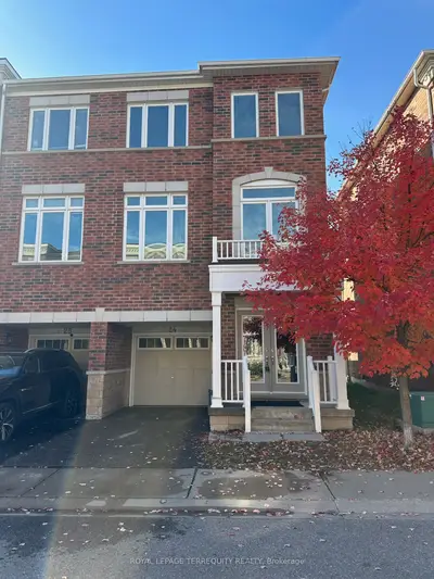 Att/Row/Townhouse in Pickering