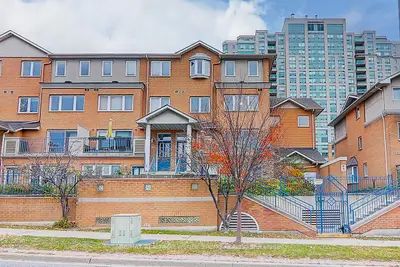 Condo Townhouse in Toronto