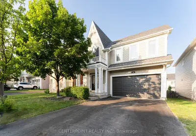Detached in Whitby