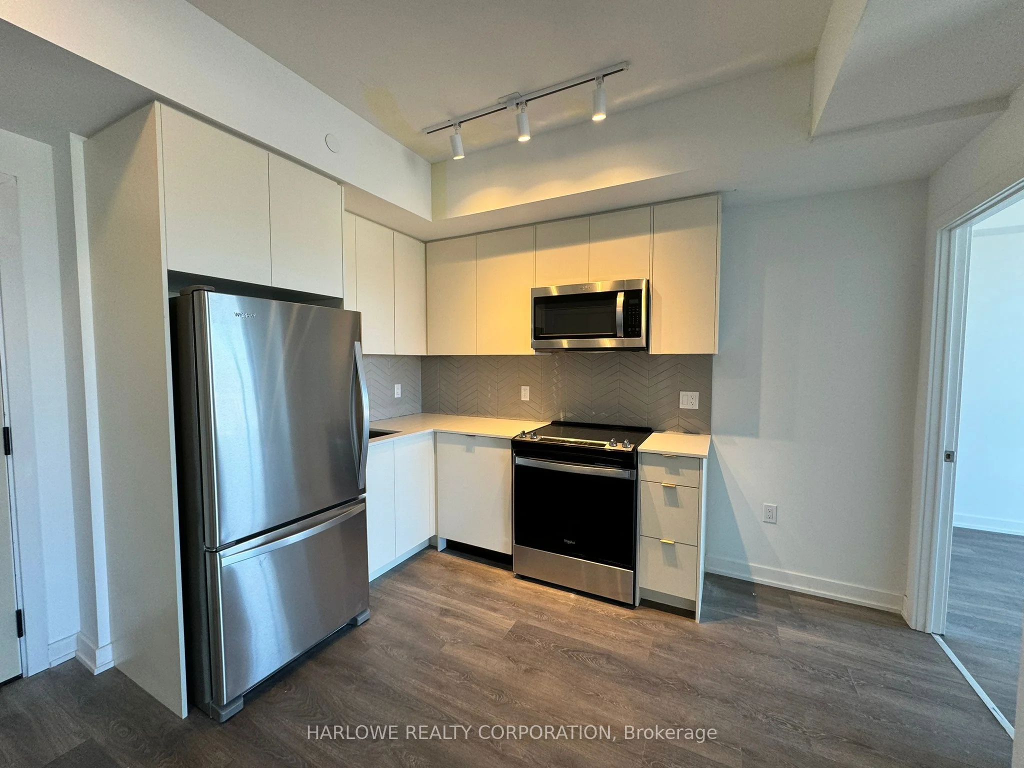 1606 Charles Street 1701 A, Whitby, On L1n 0p1