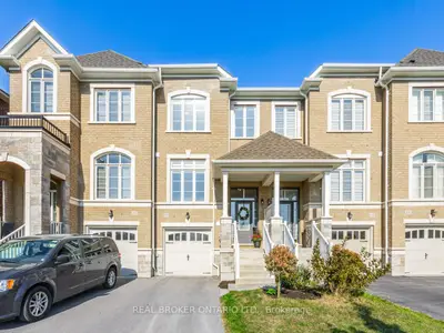 Att/Row/Townhouse in Pickering