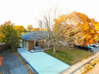Semi-Detached in Pickering