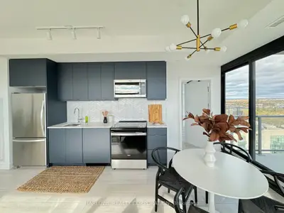 Condo Apartment in Whitby