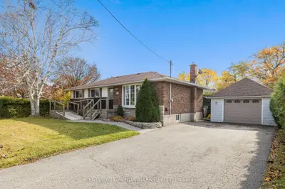 Detached in Oshawa