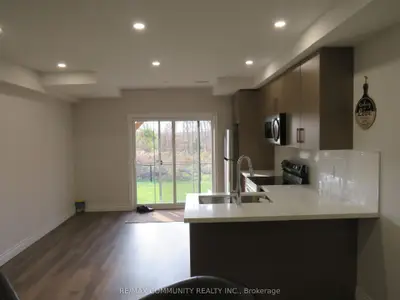Detached in Whitby