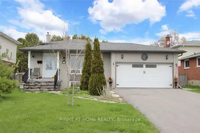Duplex in Pickering