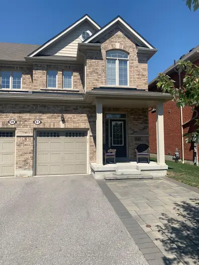 Att/Row/Townhouse in Ajax