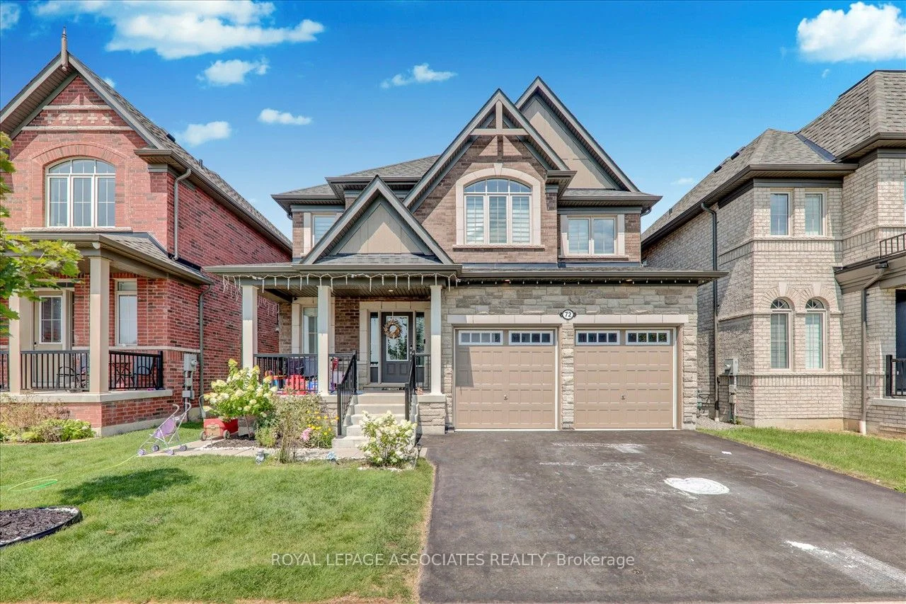 Detached in Whitby