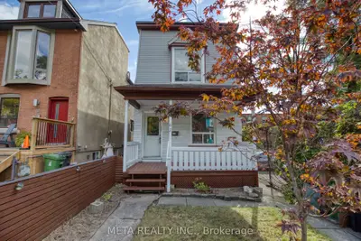 Triplex in Toronto