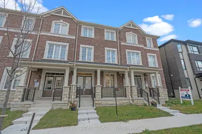 Att/Row/Townhouse in Pickering