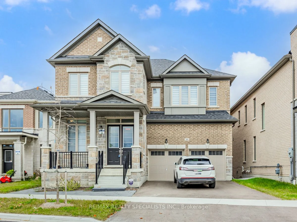 Detached in Whitby