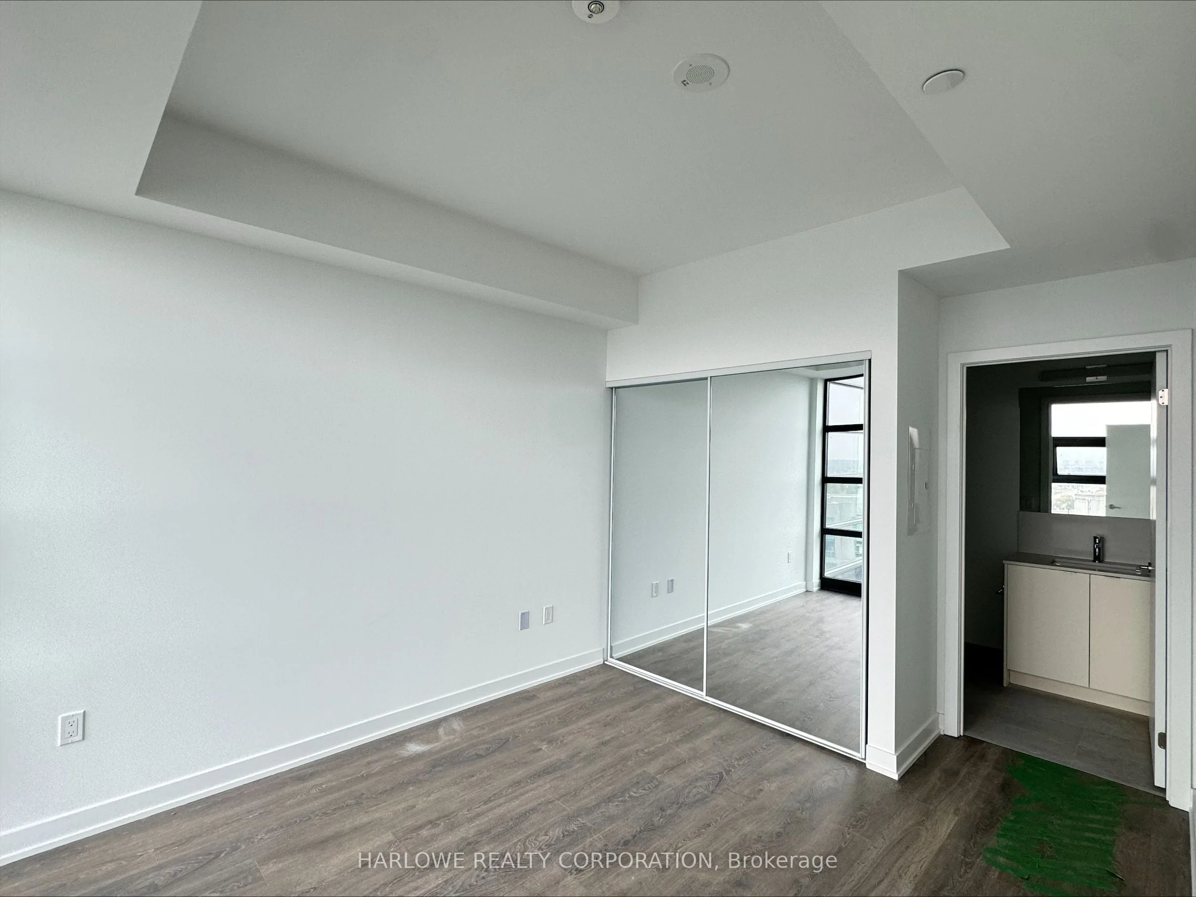 1606 Charles Street 1307 A, Whitby, ON L1N 0P1